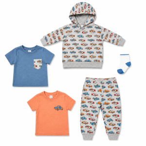 Ensemble Garçon 5 Pièces à Motifs Voitures – Sweat à Capuche, 2 T-Shirts, Pantalon & Chaussettes